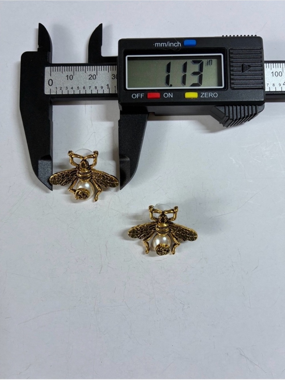 Gold Bee Pearl Stud Earrings With GG Motif - Picture 9 of 9